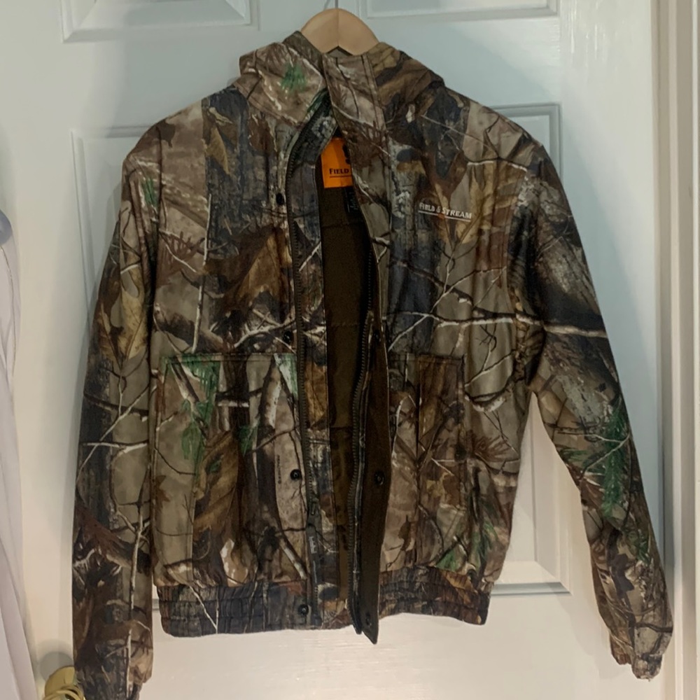 Field and Stream real tree coat. Matching overalls listed separately.